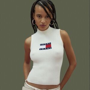 Tommy Hilfiger Sleeveless Sweater Top